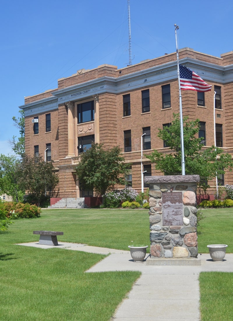 mcpherson county courthouse in leola south dakota